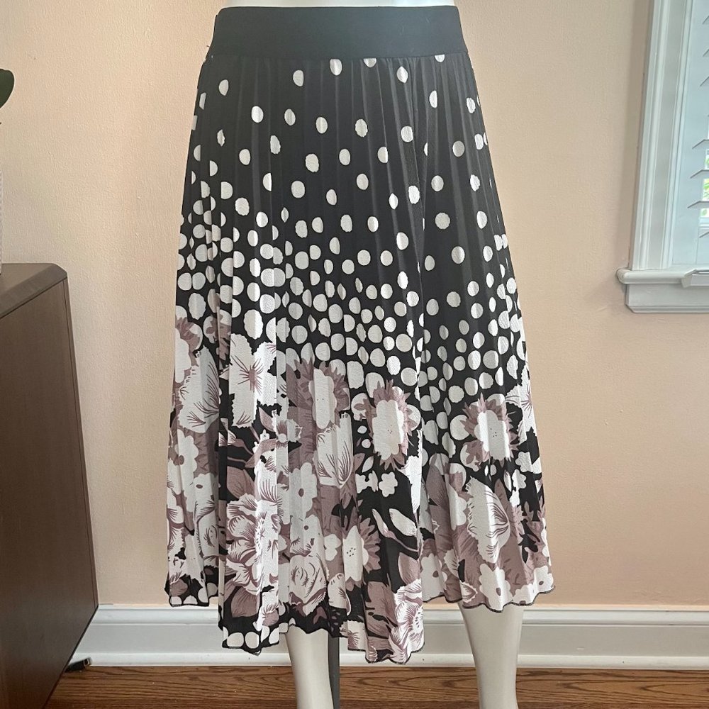 Metro Wear Pleated Floral Skirt Size M